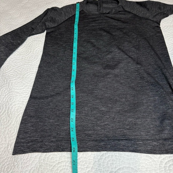 Lululemon Swiftly Speed Long Sleeve size 8 - Picture 10 of 10